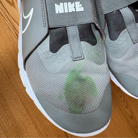 Nike Flex Runner 2 Slip-On Running Sneakers flat Gray white Shoes Boys Size 6 - Picture 8 of 13